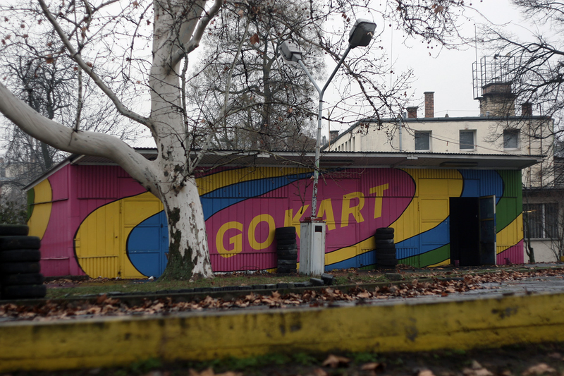 Illustration for article titled Inside the Ghostly Remains of Budapest's Condemned Amusement Park